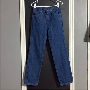 Wrangler High Rise Jeans Size: 28x32 Inseam: 31.5”
